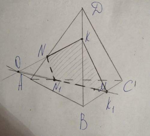 1) Постройте сечение тетраэдра DABC плоскостью, проходящей через точки M, N, K, если М € BD, K € (AB
