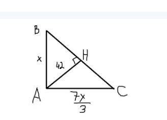 Отношение катетов прямоугольного треугольника равно 3/7, а длина высоты, проведенной из вершины прям