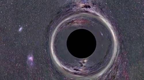 Есть ли настоящие фотографии черной дыры? В интернете нашел только одну.