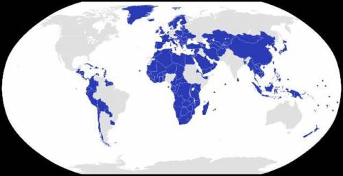 Какая из отмеченных на карте стран по форме государственного устройства является унитарной? Запишите