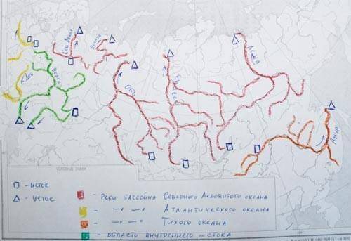 На контурной карте обозначить все реки